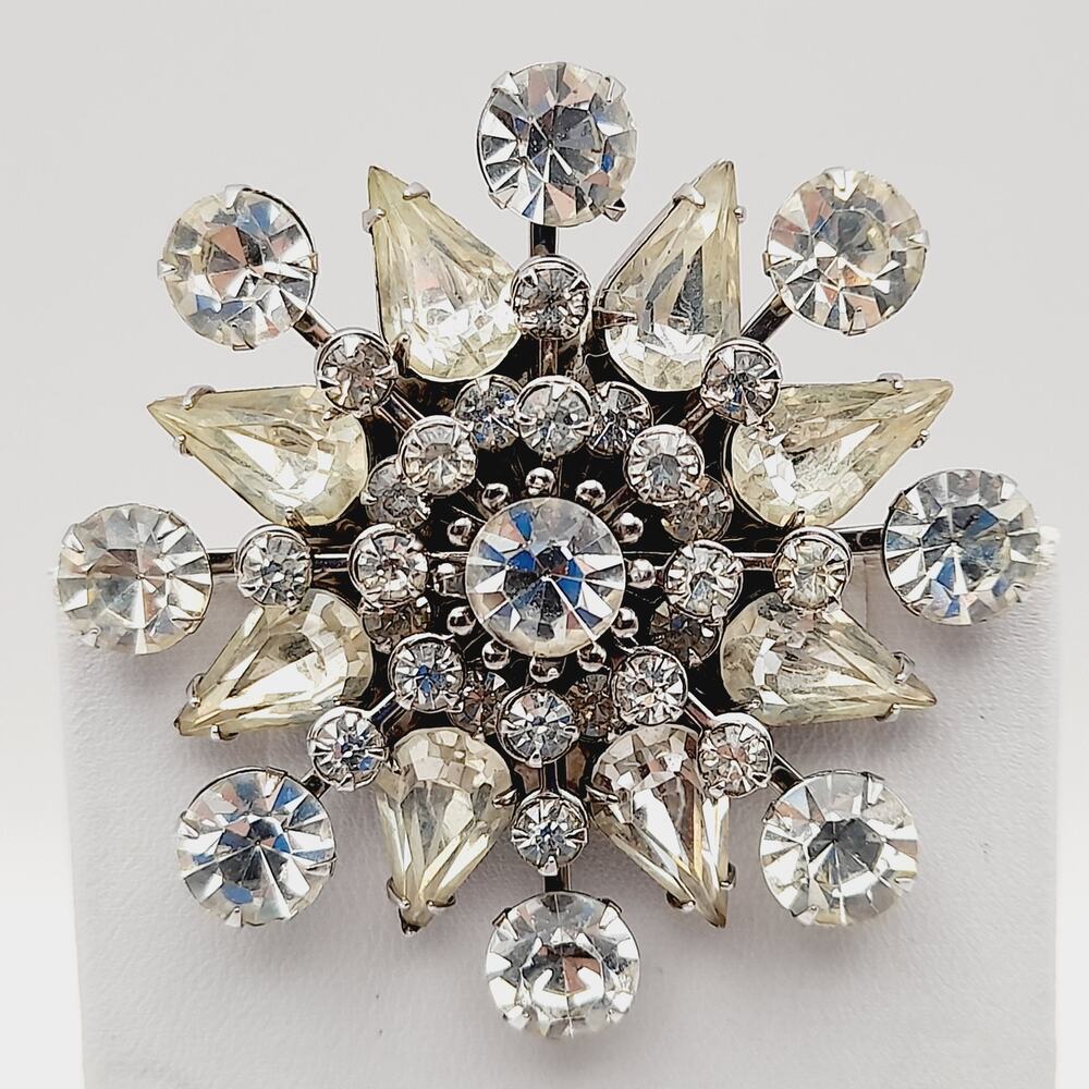 Vintage 1950s Unsigned Wedding Brooch, Riveted Three Dimensional Flower Pin - Picture 6 of 10